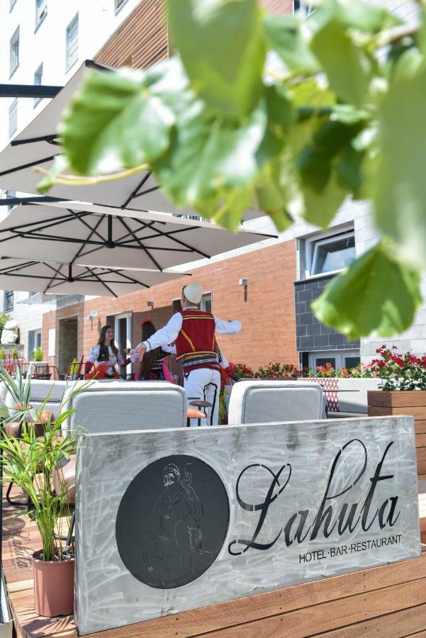 Hotel Lahuta Bajram Curri المظهر الخارجي الصورة